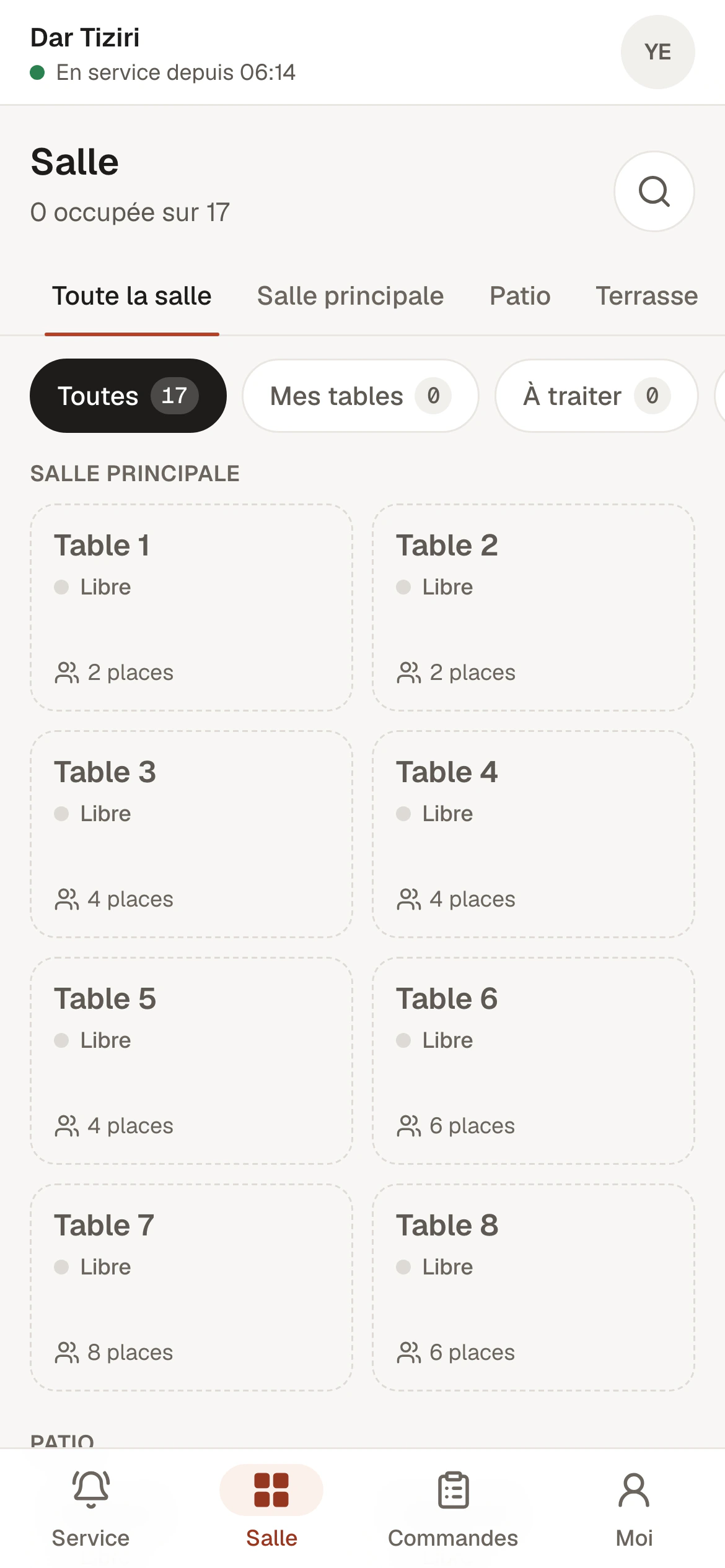 L'application Menly Salle sur le téléphone d'un serveur : les tables du service.